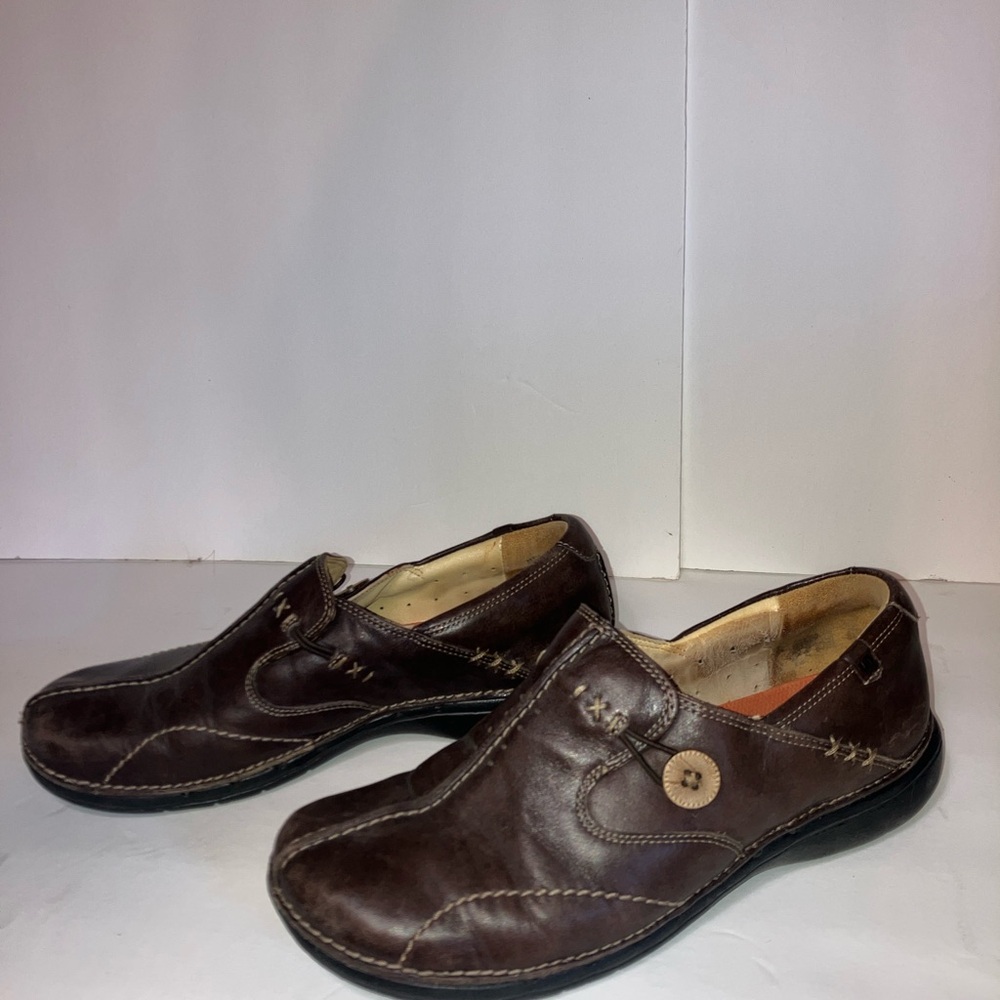 Clark’s Unlooped Loafers